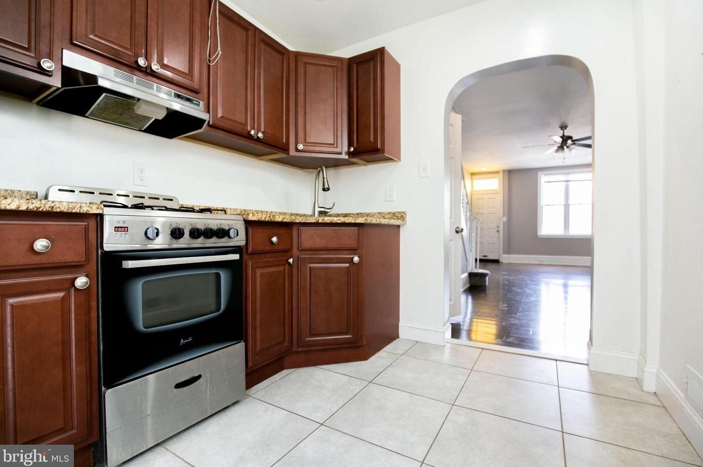 1521 Chadwick St, Philadelphia PA  19146-4730 exterior