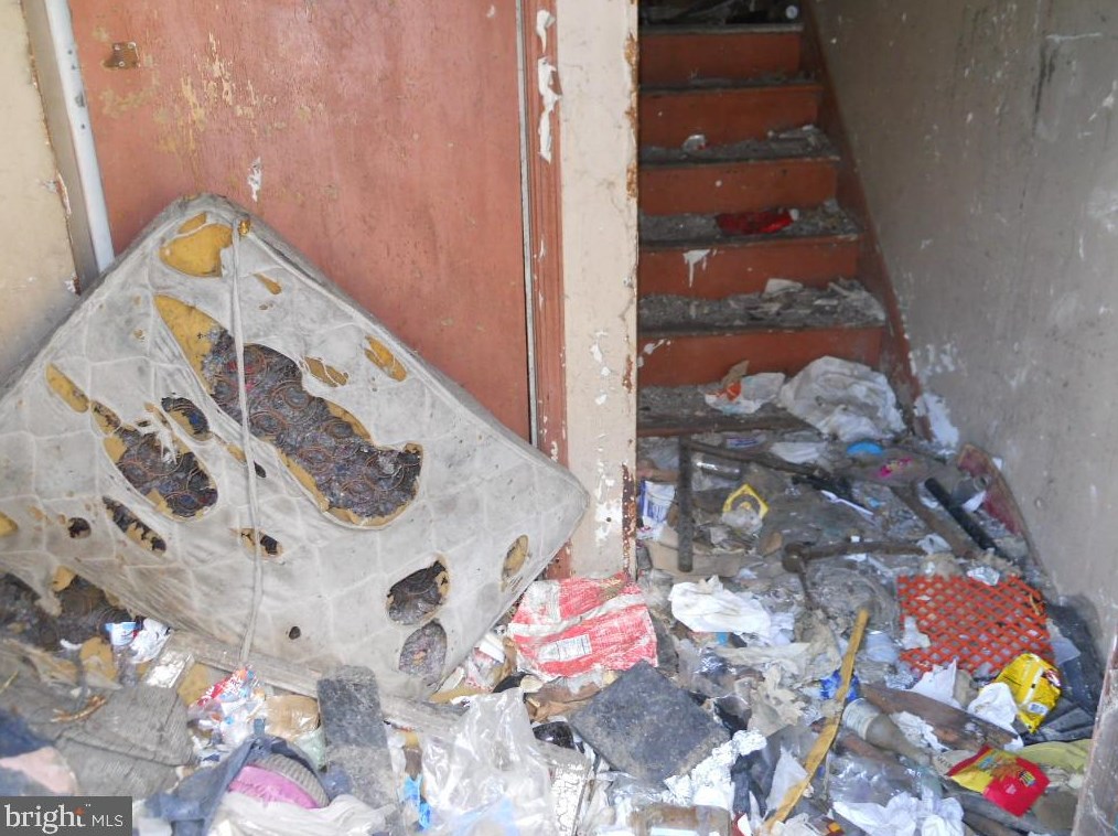 2020 Bambrey St, Philadelphia PA 19130-1808 exterior