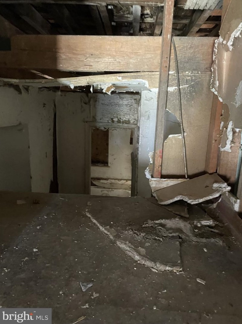 2020 Bambrey St, Philadelphia PA 19130-1808 exterior