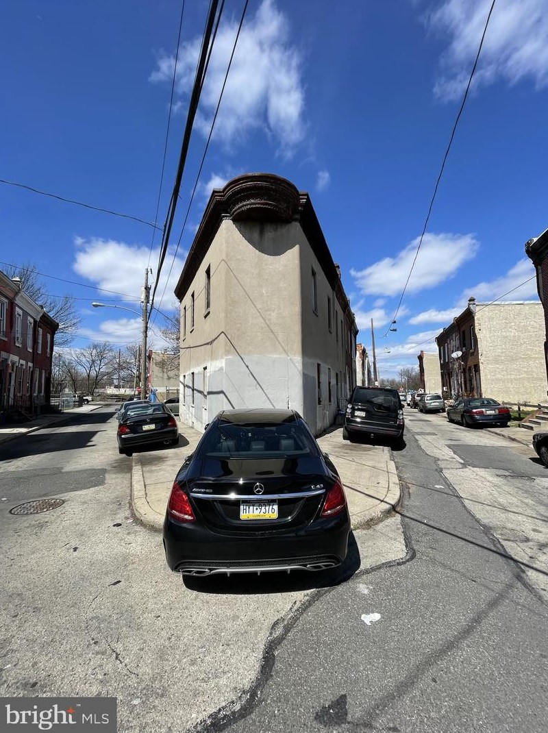 2020 Bambrey St, Philadelphia PA 19130-1808 exterior