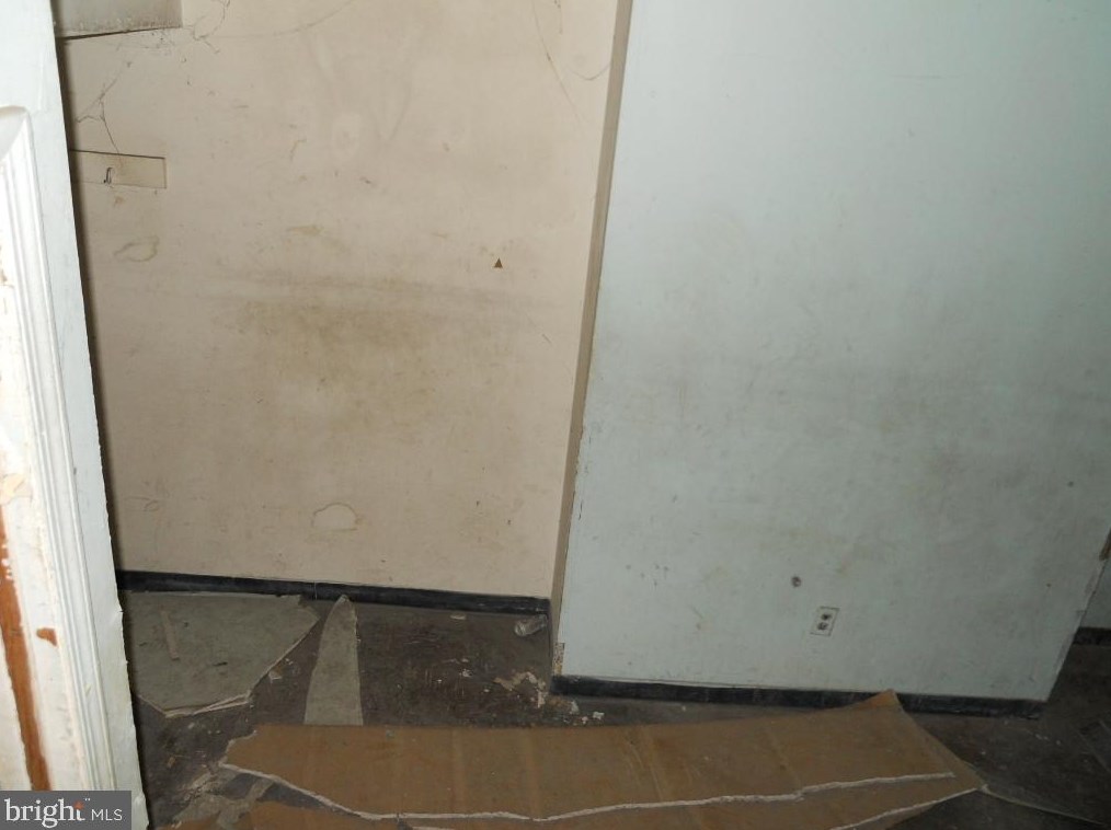 2020 Bambrey St, Philadelphia PA 19130-1808 exterior