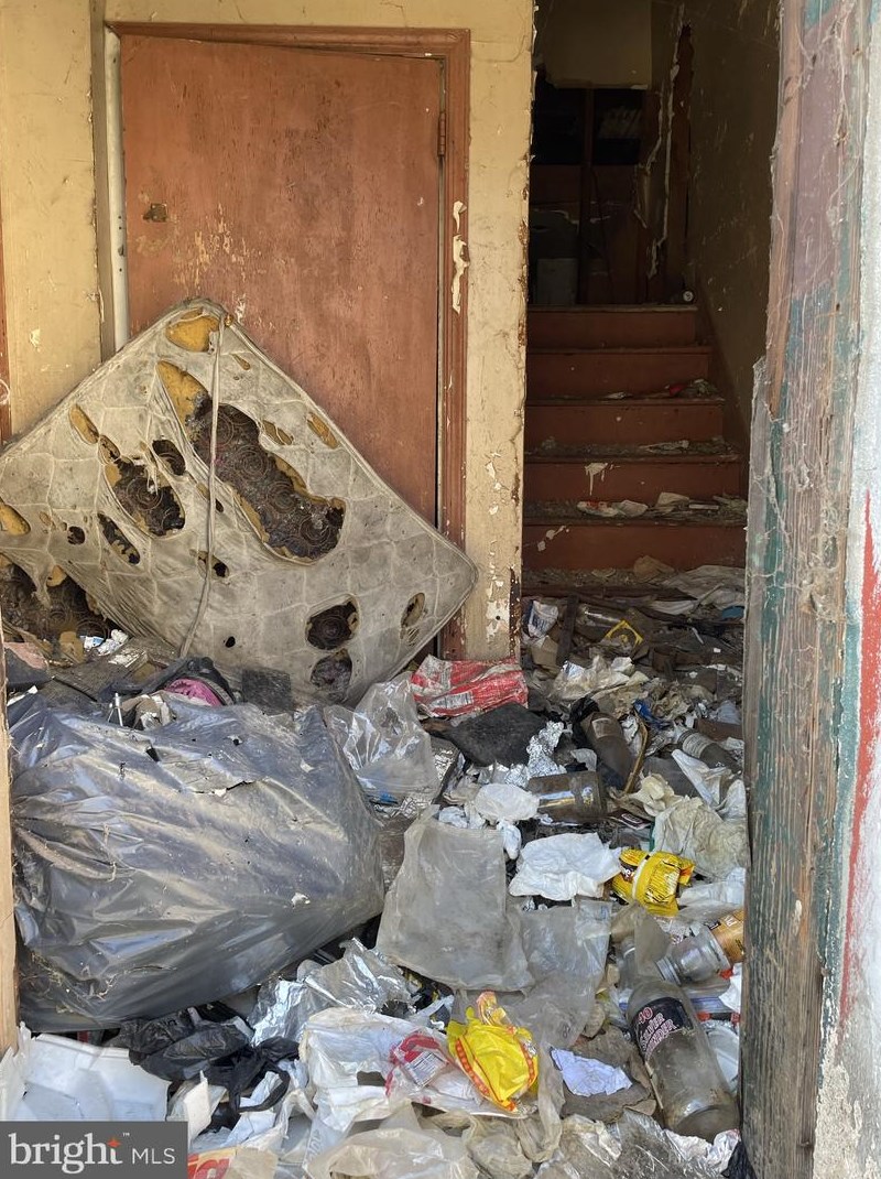 2020 Bambrey St, Philadelphia PA 19130-1808 exterior