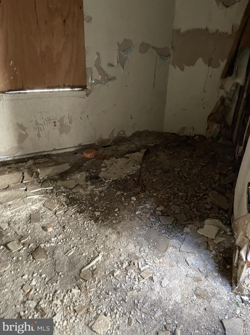 2020 Bambrey St, Philadelphia PA 19130-1808 exterior