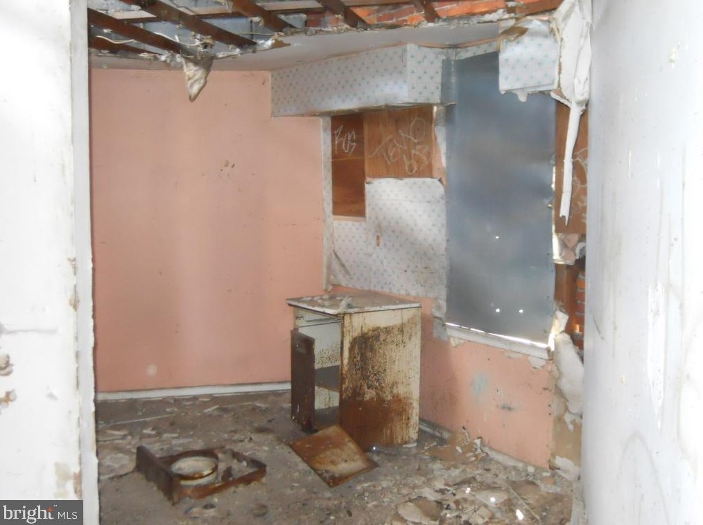 2020 Bambrey St, Philadelphia PA 19130-1808 exterior