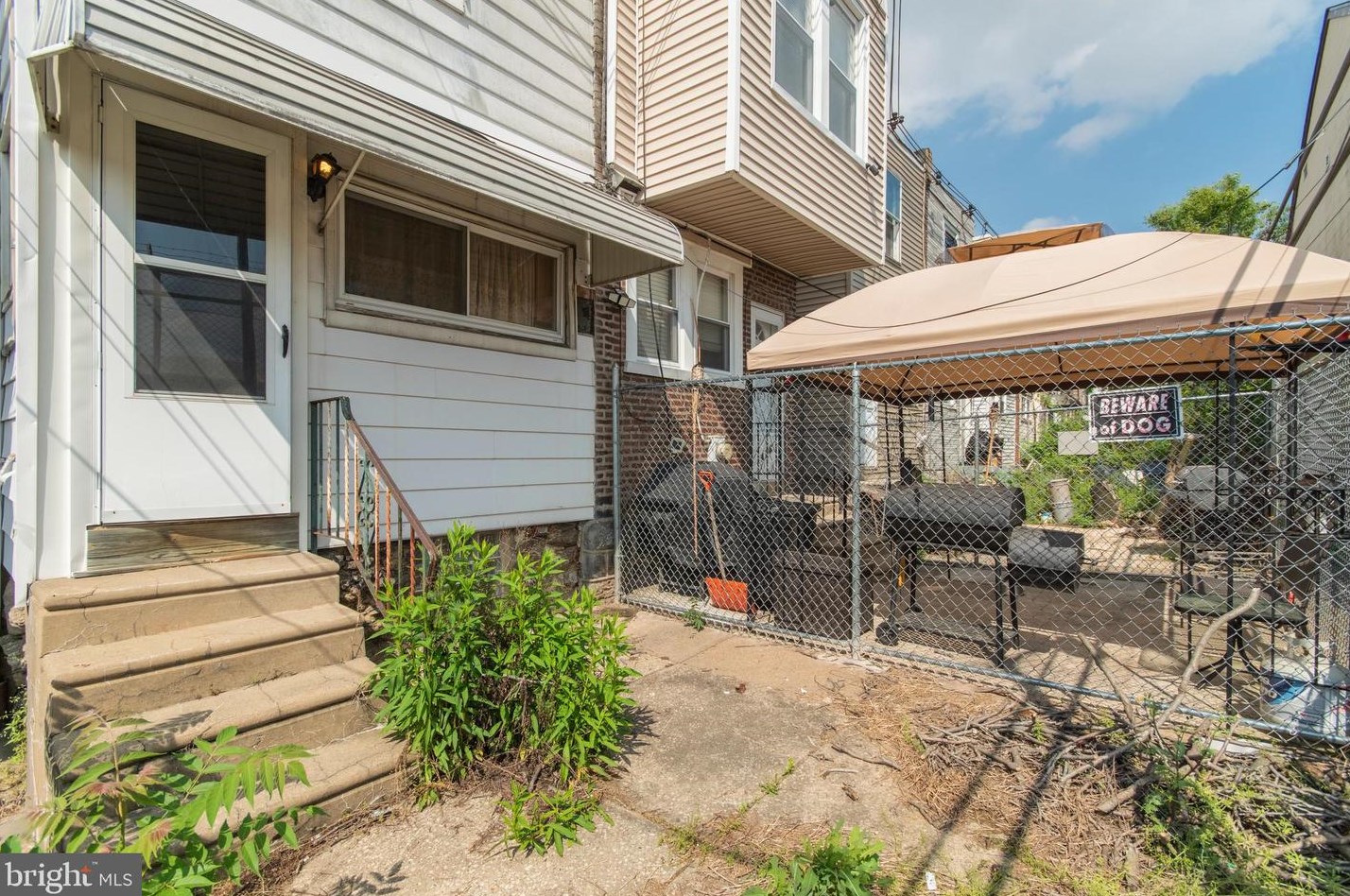 422 Wellens Ave, Philadelphia PA 19120-3333 exterior