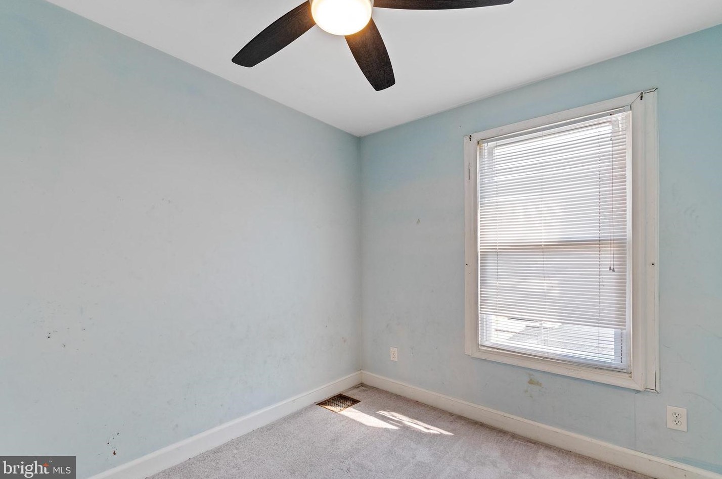 422 Wellens Ave, Philadelphia PA 19120-3333 exterior