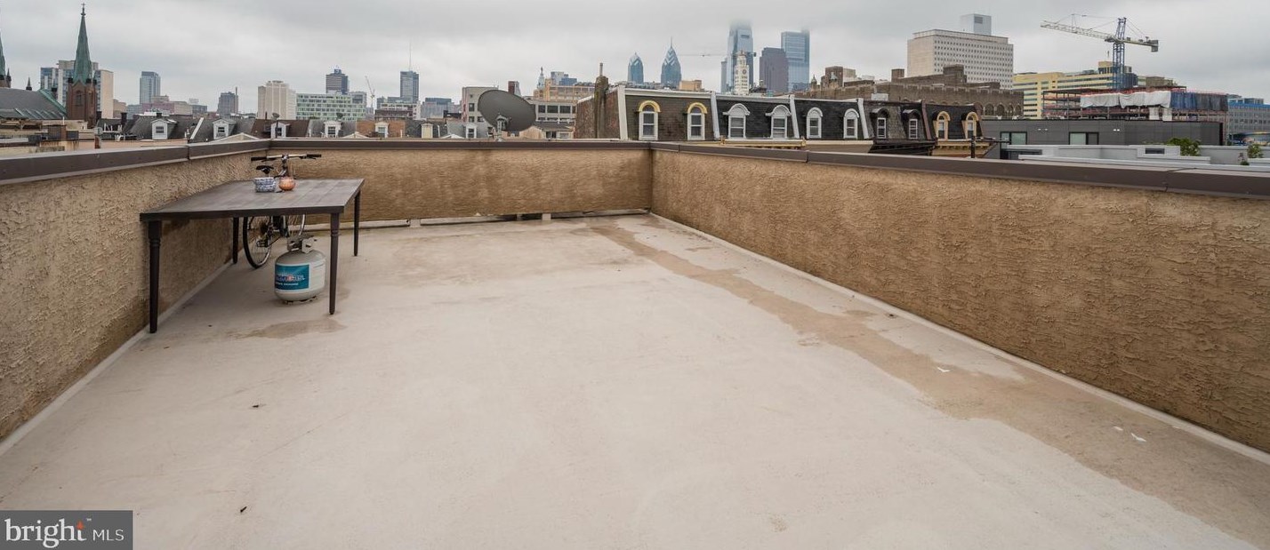 1211 Mount Vernon St, Philadelphia PA  19123-3202 exterior