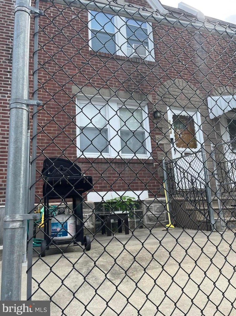 2844 Stevens St, Philadelphia, PA 19149-3522