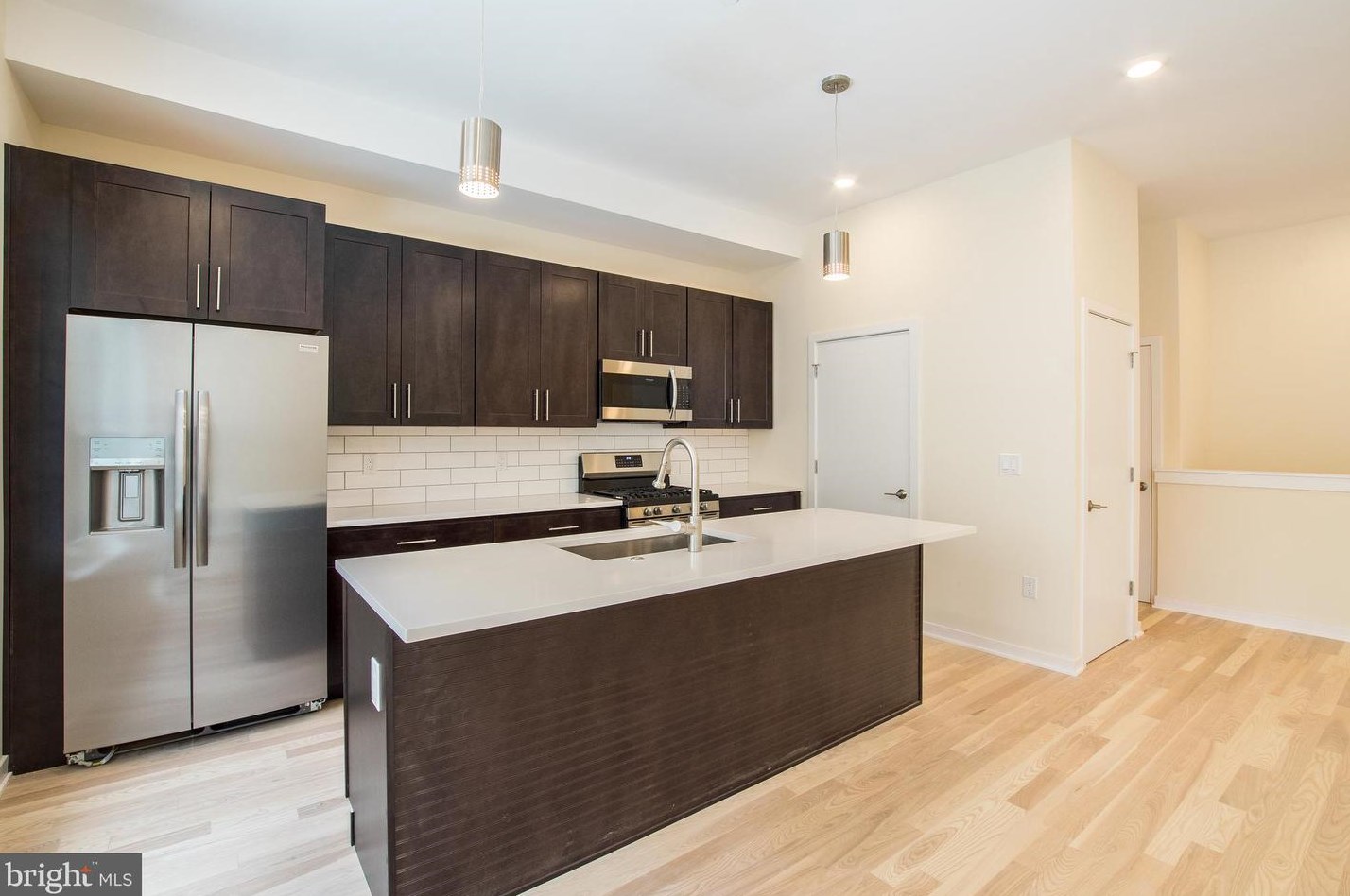 1300 S 24th St #unit B1, Philadelphia, PA 19146