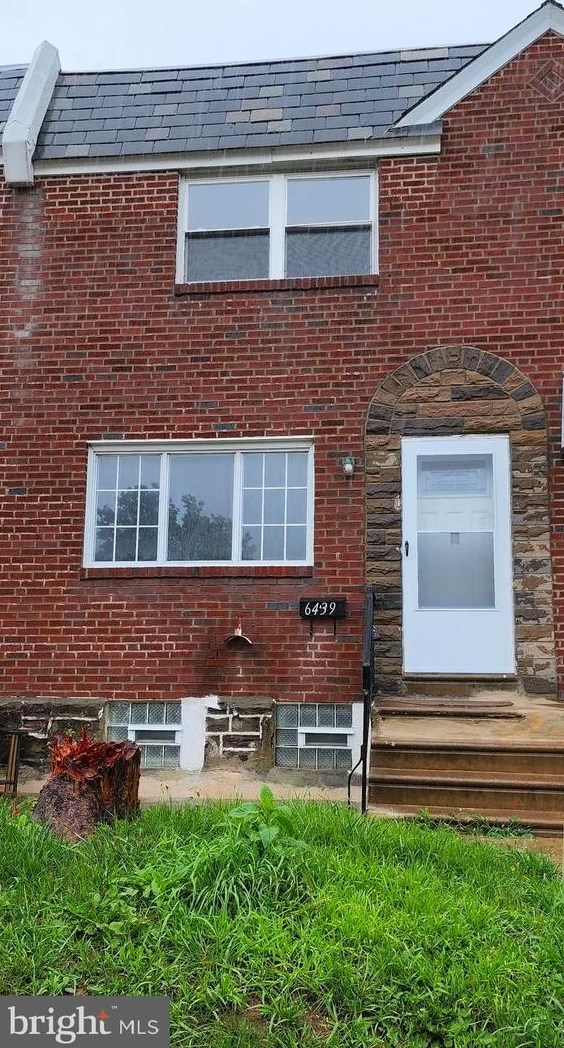 6439 Akron St, Philadelphia, PA 19149-2924