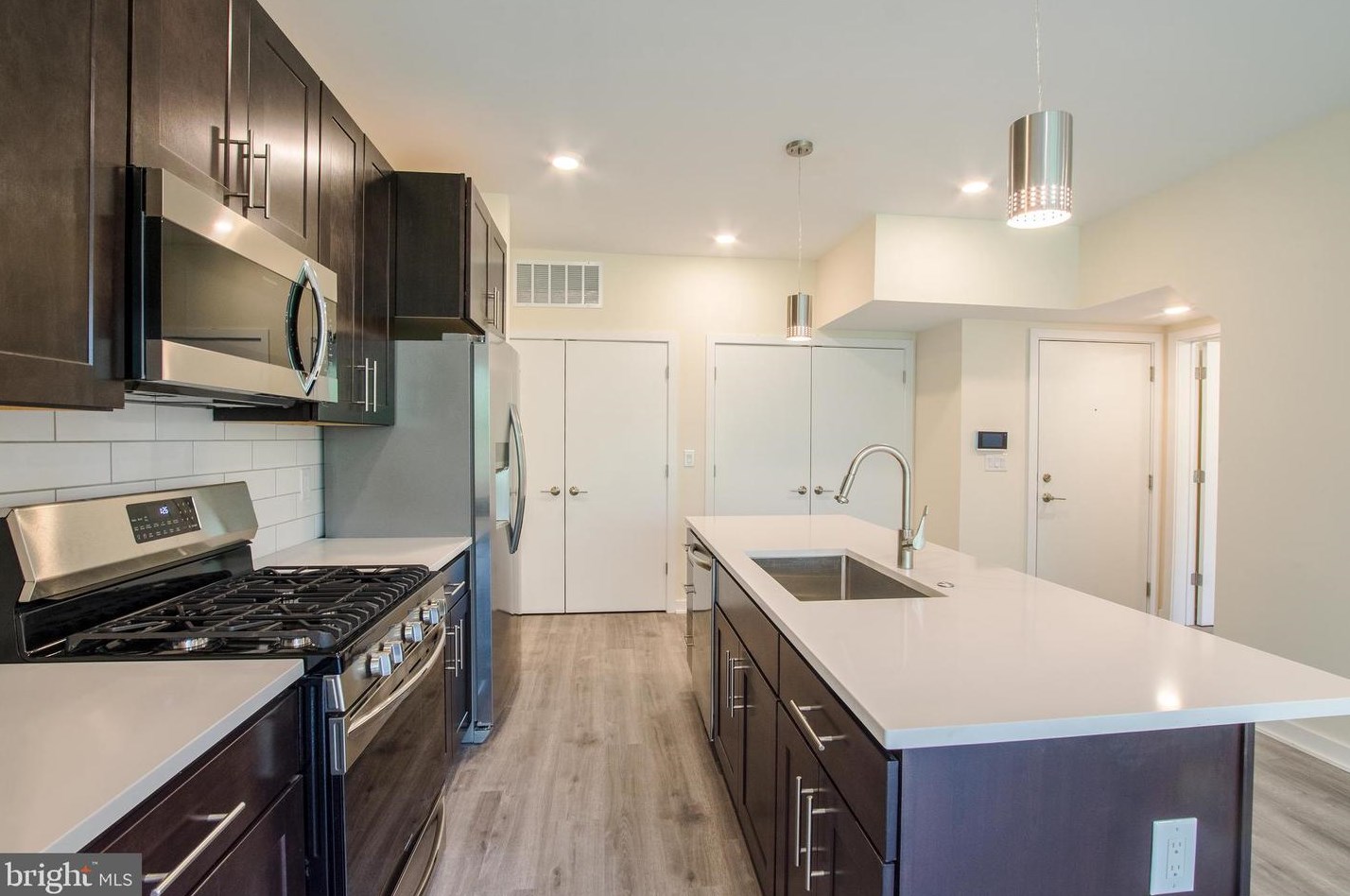 1300 S 24th St #unit C3, Philadelphia, PA 19146
