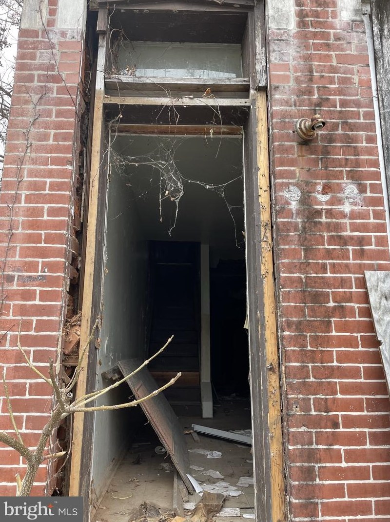 2018 Lambert St, Philadelphia, PA 19121-1412