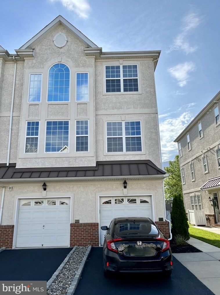 3210 Davinci Dr, Philadelphia, PA 19145