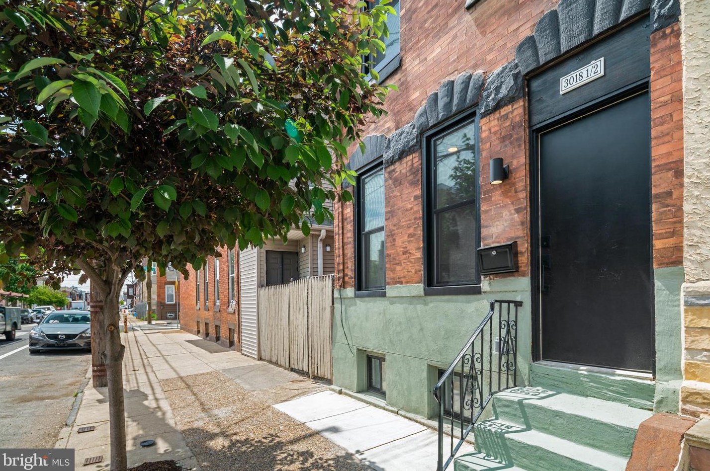3018 Emerald St, Philadelphia, PA 19134-3110