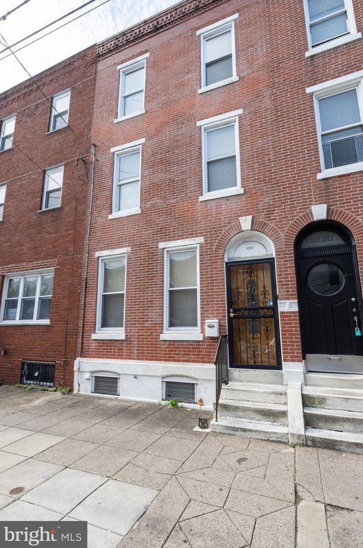 1028 Tasker St, Philadelphia, PA 19148-1126