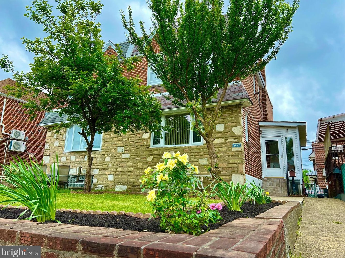 1820 Danforth St, Philadelphia, PA 19152-1820