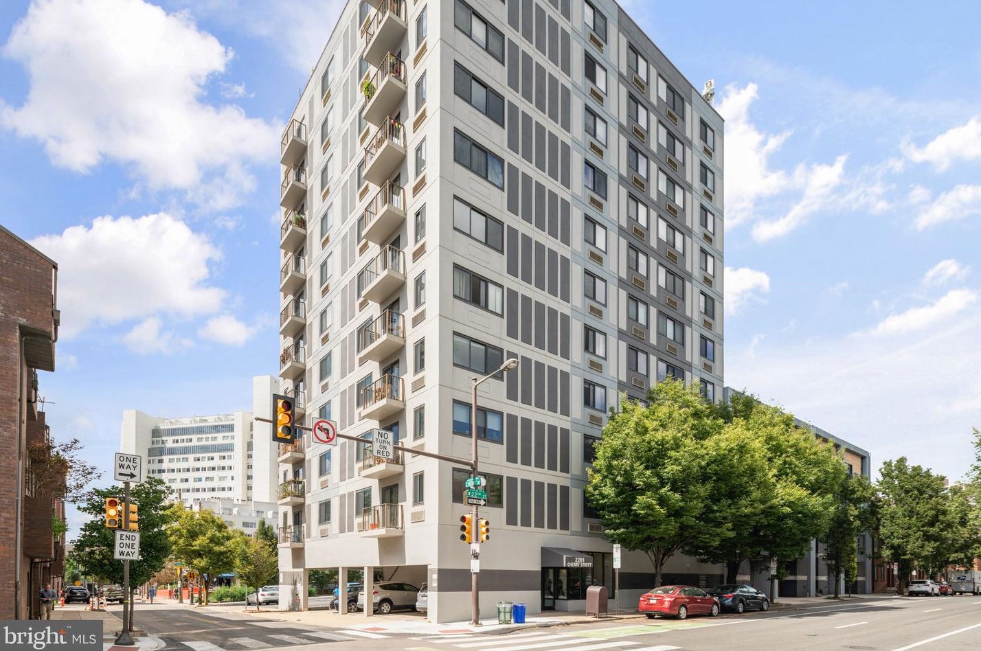 2201 Cherry St, Philadelphia PA  19103-1049 exterior