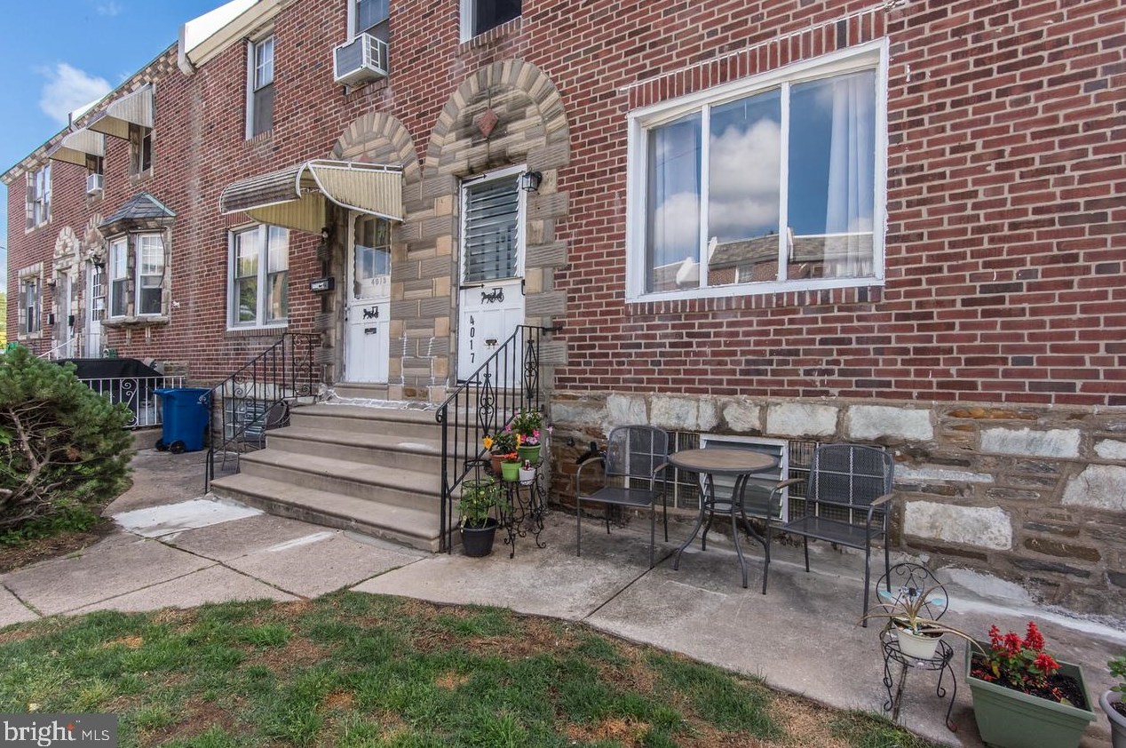 4017 Oakmont St, Philadelphia, PA 19136-3610