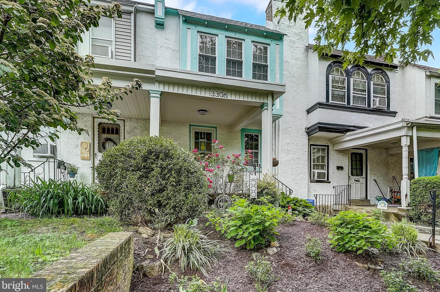 3306 Ainslie St, Philadelphia, PA 19129-1424