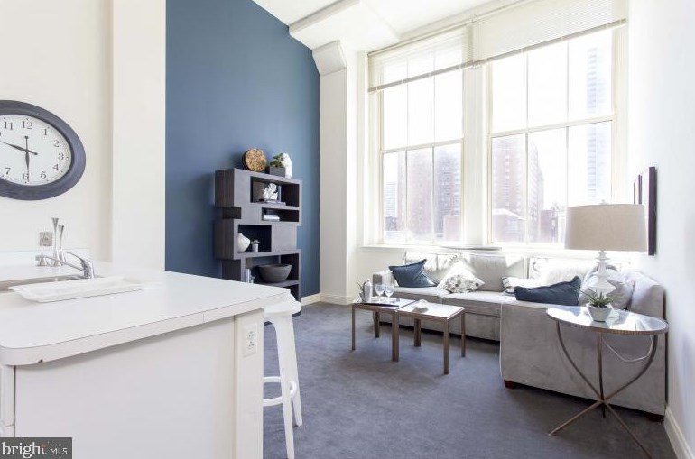 2121 Market St #821, Philadelphia, PA 19103