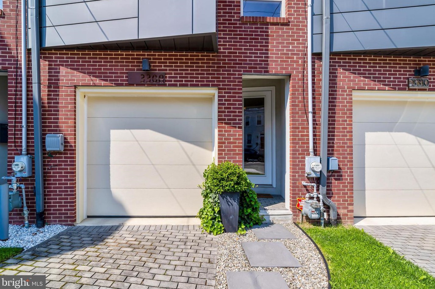 3308 Conrad St, Philadelphia, PA 19129-1514