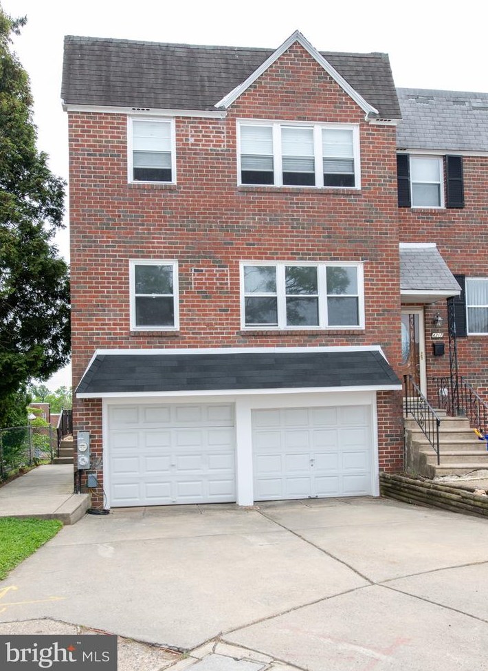 4215 Lackland Pl, Philadelphia, PA 19114-2121