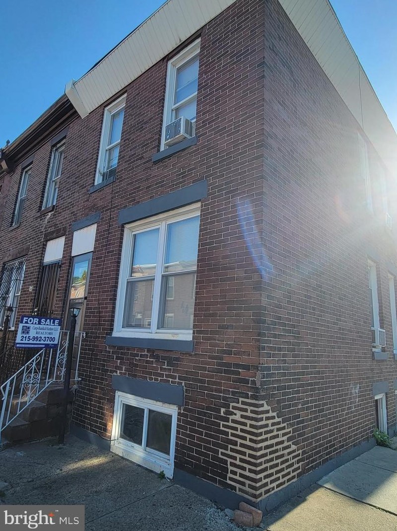 3468 Hartville St, Philadelphia, PA 19134-1113