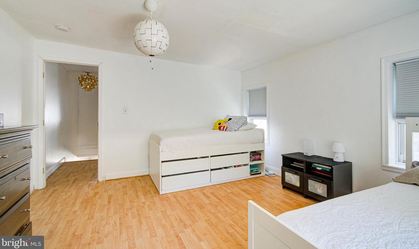 526 Cabot St, Philadelphia PA 19125-3302 exterior