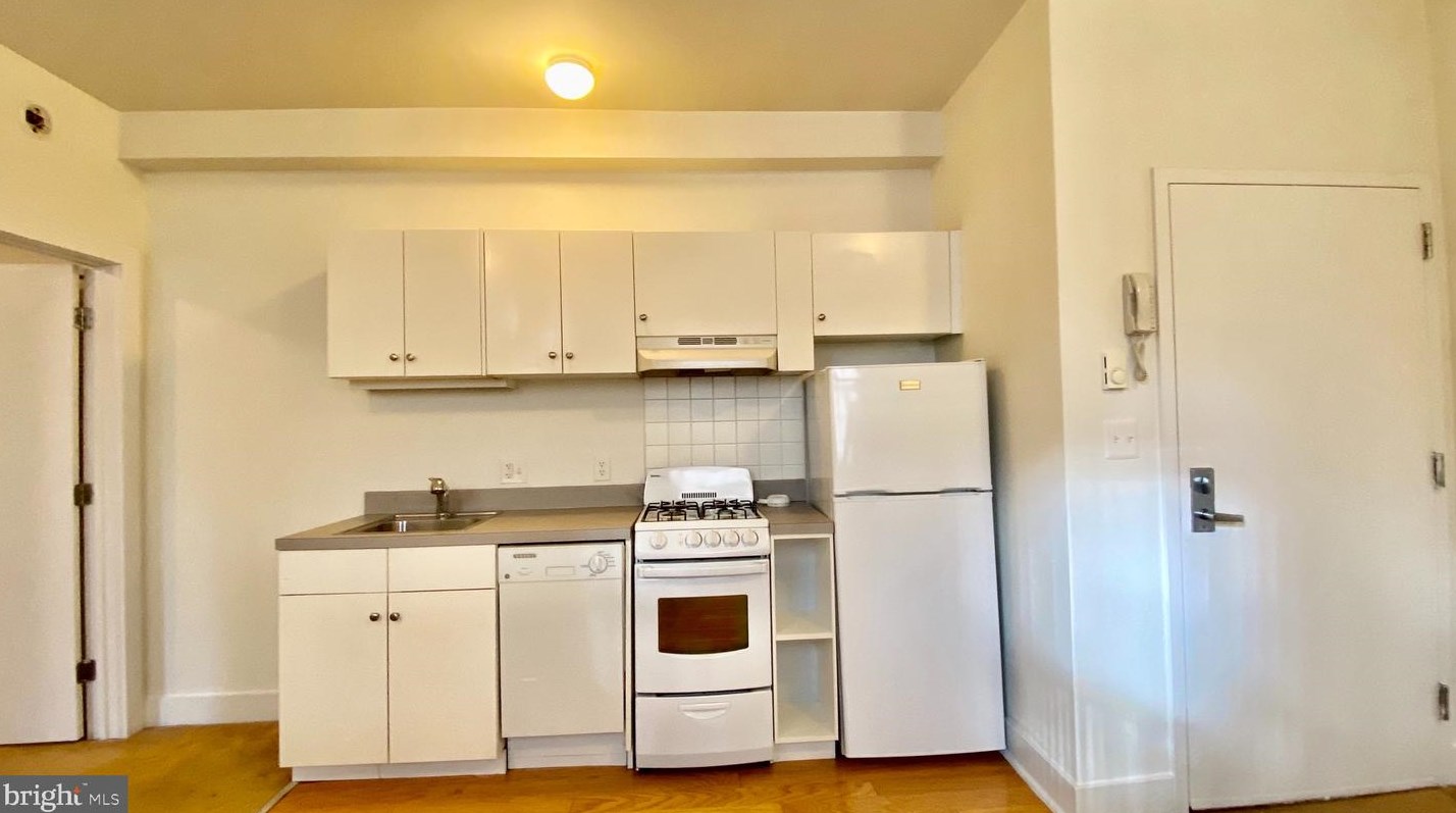 330 S Juniper St #3a, Philadelphia, PA 19107