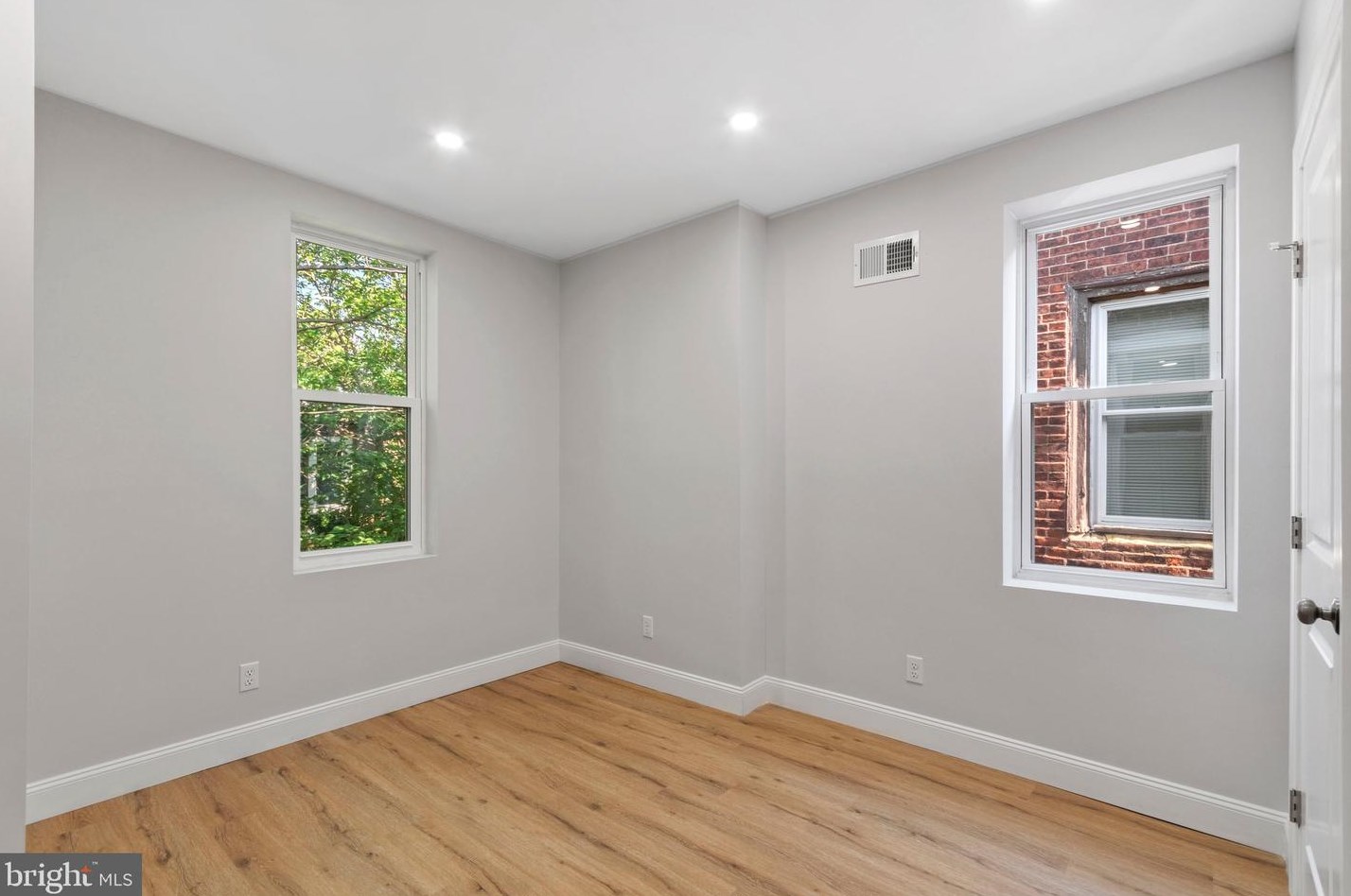 4810 Warnock St, Philadelphia PA  19141-3941 exterior