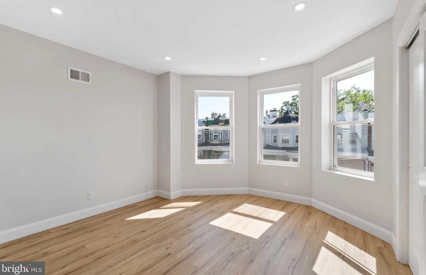 4810 Warnock St, Philadelphia PA  19141-3941 exterior