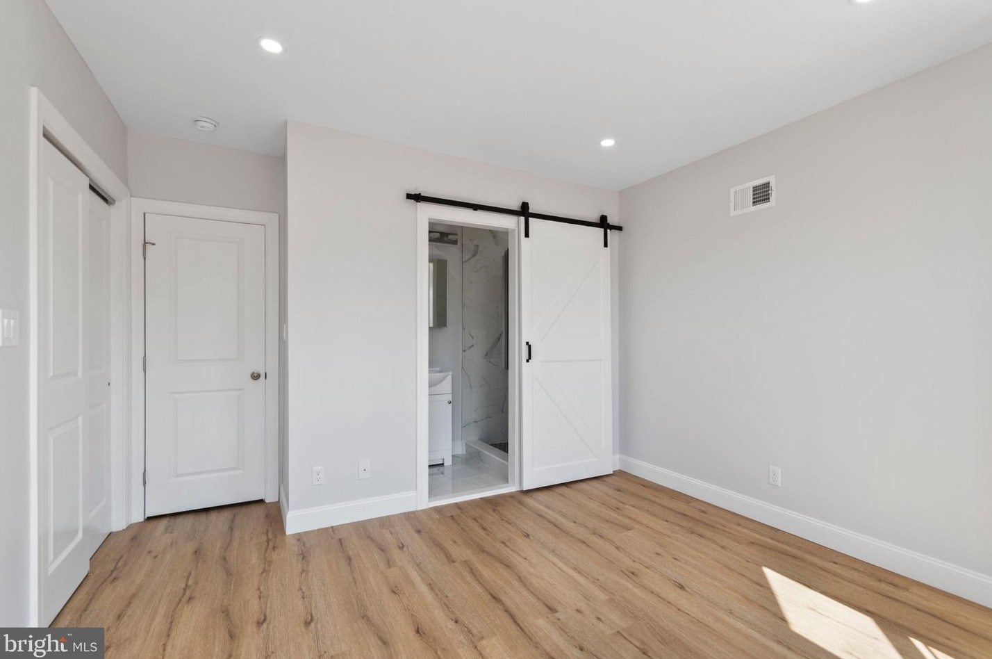 4810 Warnock St, Philadelphia PA  19141-3941 exterior