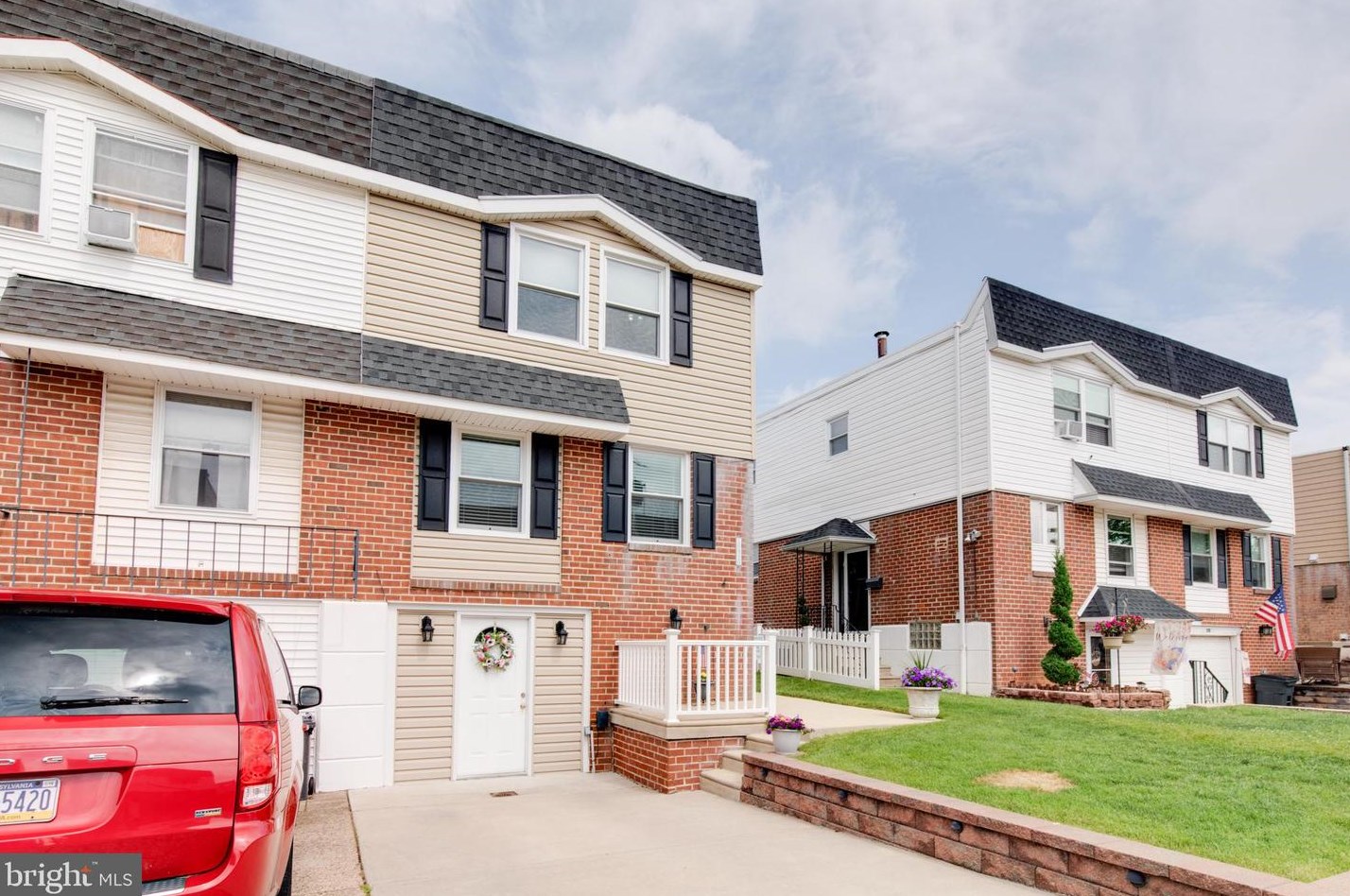 10910 Kirby Dr, Philadelphia, PA 19154-4206