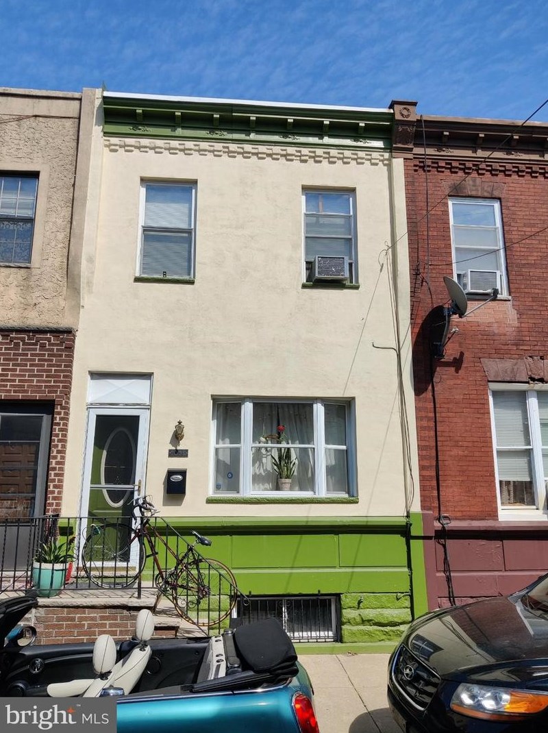 2539 Rosewood St, Philadelphia, PA 19145-4630