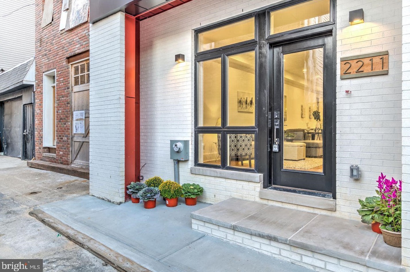 2219 Dreer St, Philadelphia, PA 19125-0019