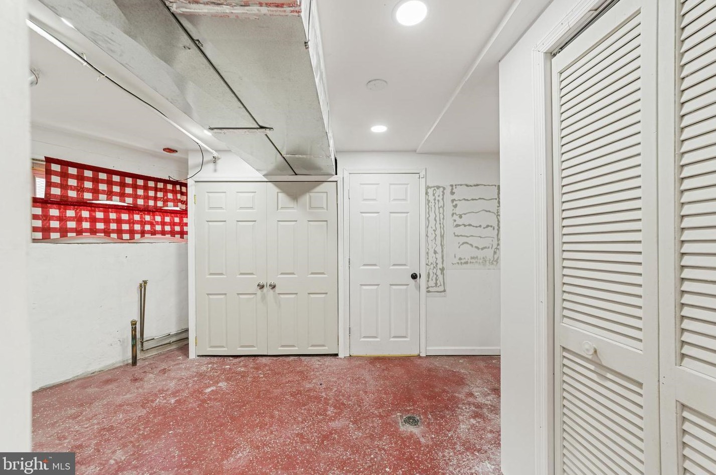 7037 Ogontz Ave, Philadelphia PA 19138-2012 exterior