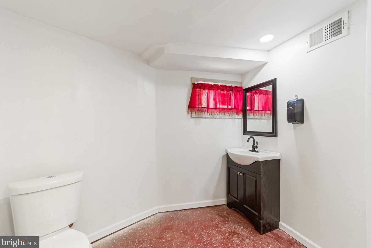 7037 Ogontz Ave, Philadelphia PA 19138-2012 exterior