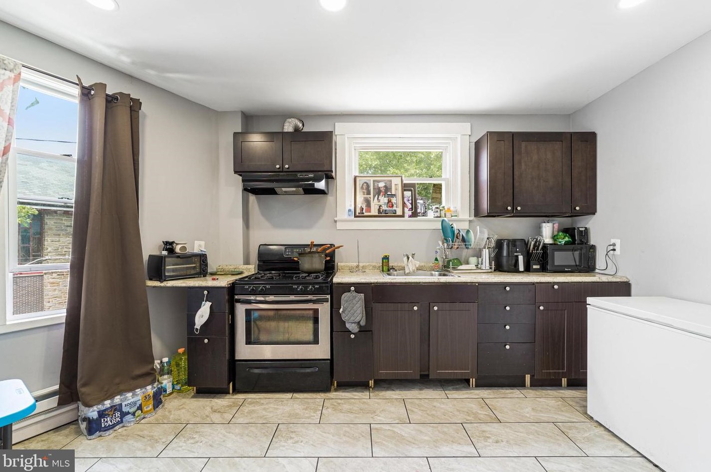 7037 Ogontz Ave, Philadelphia PA 19138-2012 exterior