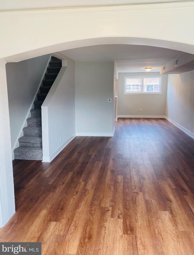 6840 Dicks Ave, Philadelphia PA  19142-2516 exterior