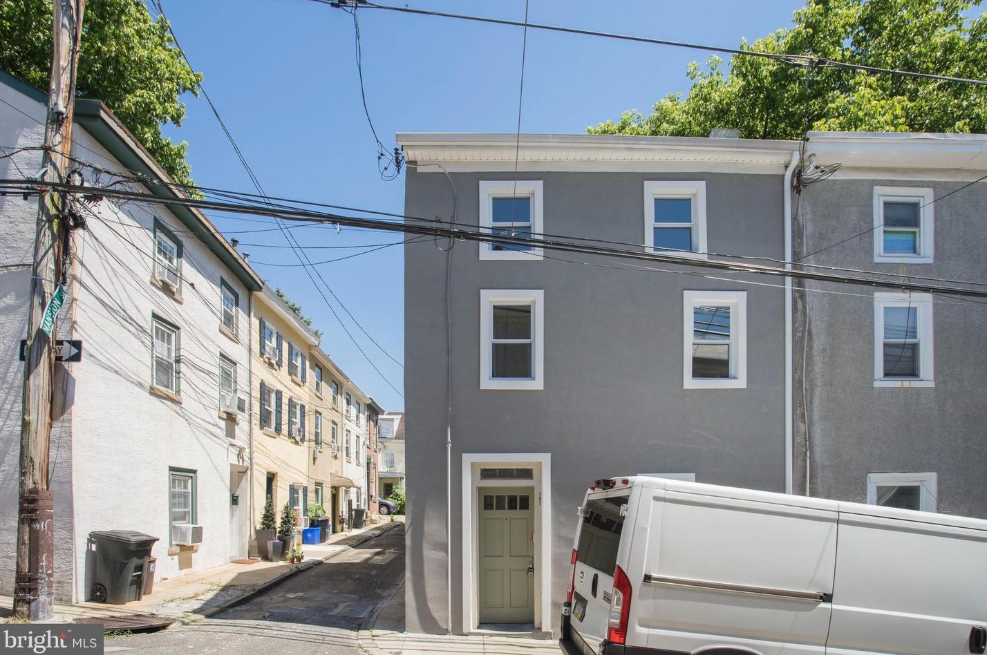 151 Conarroe St, Philadelphia, PA 19127-1321