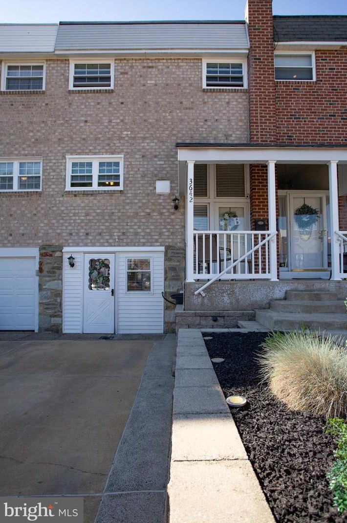3642 Essex Ln, Philadelphia, PA 19114-1904