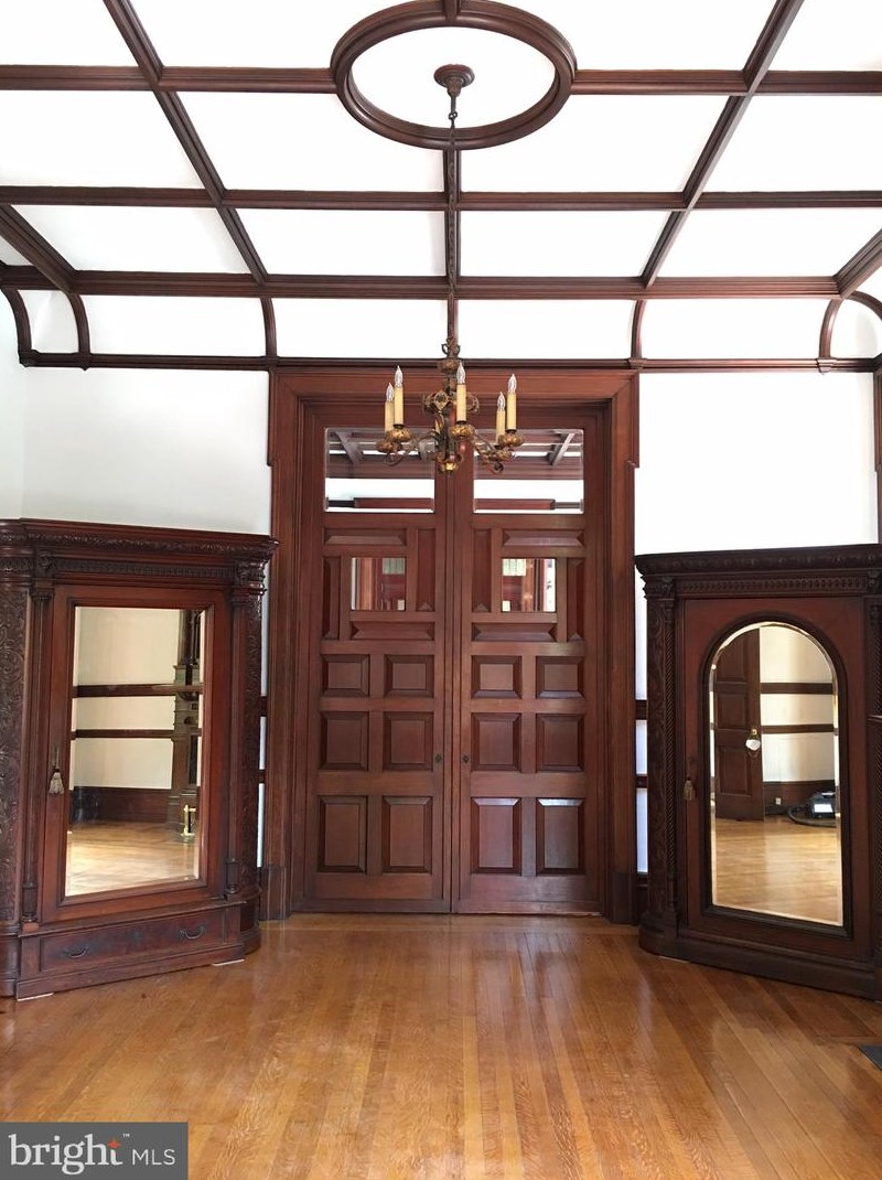 2101 Spruce St, Philadelphia, PA 19103-4811