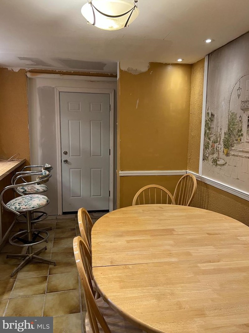 2415 Golf Rd, Philadelphia PA 19131-1416 exterior