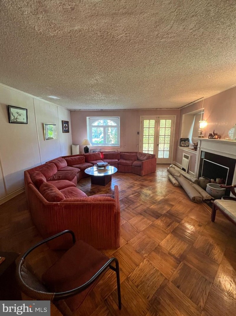 2415 Golf Rd, Philadelphia PA 19131-1416 exterior