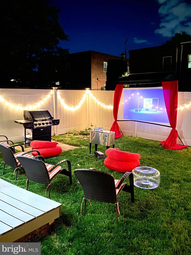 9603 Hoff St, Philadelphia PA 19115-4707 exterior