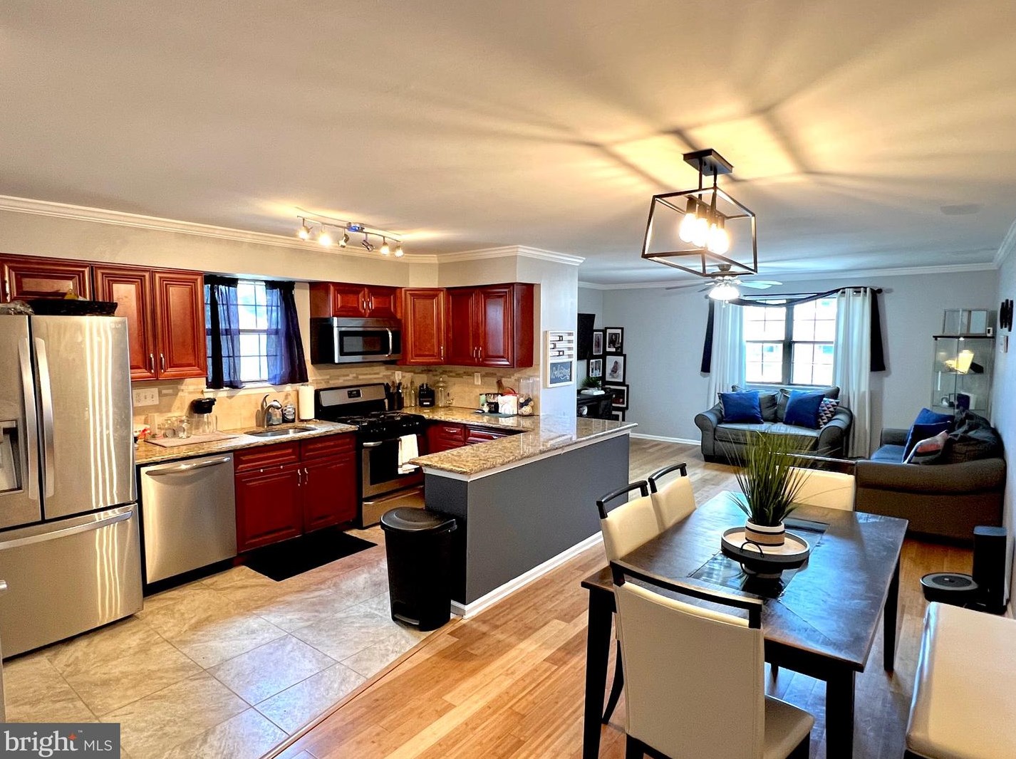 9603 Hoff St, Philadelphia PA 19115-4707 exterior