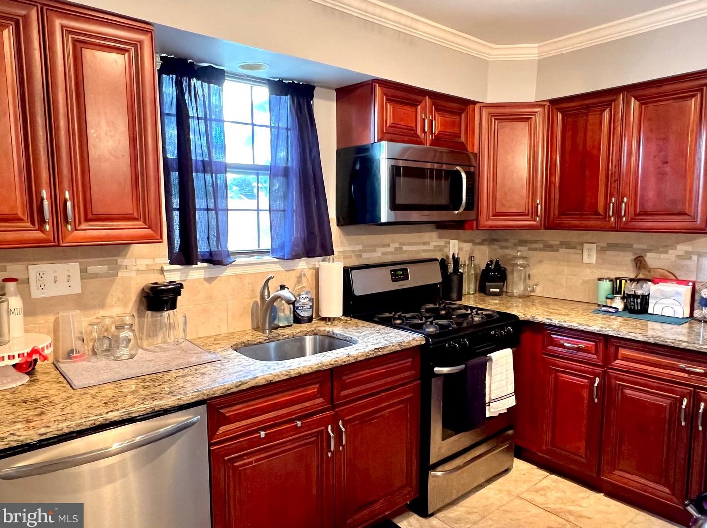 9603 Hoff St, Philadelphia PA 19115-4707 exterior