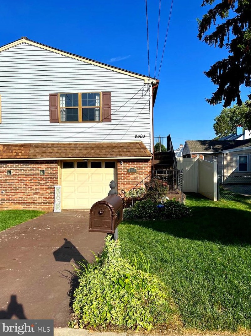 9603 Hoff St, Philadelphia, PA 19115-3813