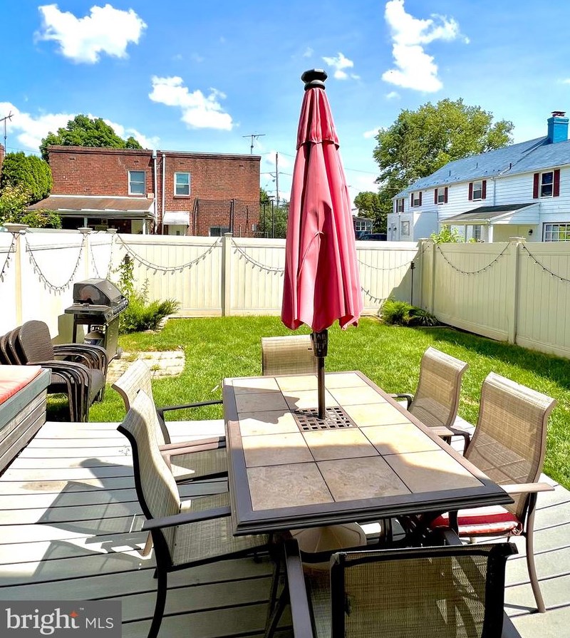 9603 Hoff St, Philadelphia PA 19115-4707 exterior