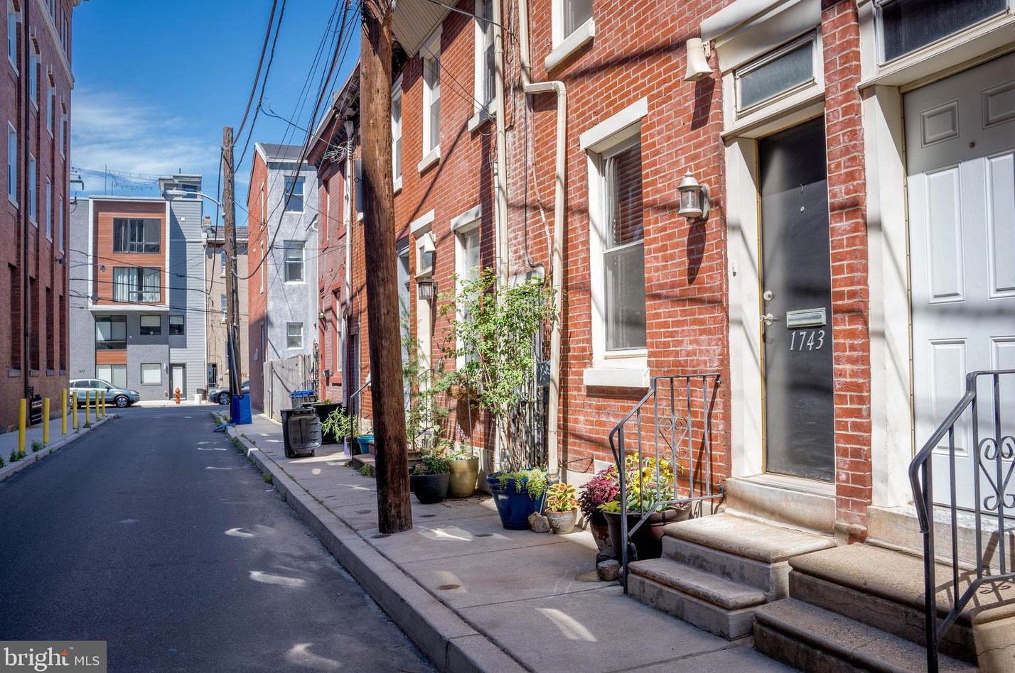 1743 Sepviva St, Philadelphia, PA 19125-2407